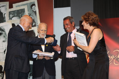 Il 14 ottobre 2011 a Roma la XXXII edizione del Premio Medaglie dOro  Una vita per il cinema