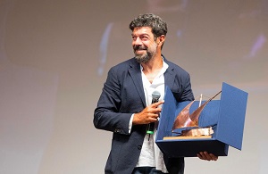 LA VALIGIA DELL'ATTORE 17 - Consegnato a Pierfrancesco Favino il Premio Volonte'