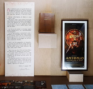 ANTONIO, GUERRIERO DI DIO - La sceneggiatura manoscritta di Antonello Belluco esposta al Museo Antoniano